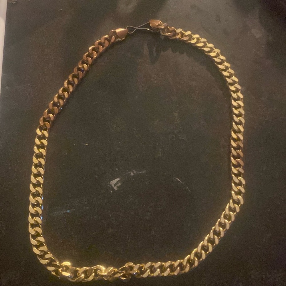Selling for 75$ real gold is worn still good